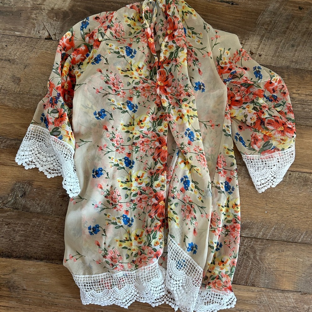 Floral Kimono with Lace Trim